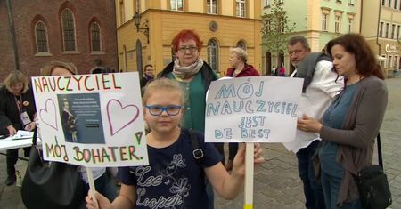 Nauczyciele o tydzień odroczyli rozpoczęcie strajku włoskiego