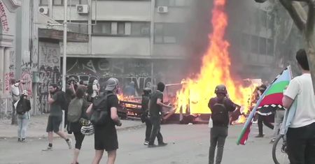 Chaos w Chile. Protestujący ograbili kościół w Santiago