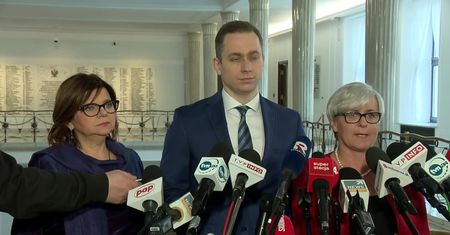 „Polityczna odpowiedzialność spoczywa na A. Macierewiczu”. Opozycja o zatrzymaniu byłego rzecznika MON przez CBA