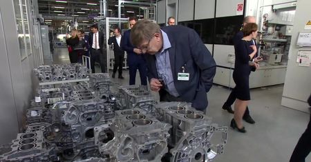 Fabryka w Tychach jako trzecia na świecie będzie produkować silniki PureTech. Na uroczystej inauguracji pojawiła się m.in. minister przedsiębiorczości i technologii