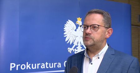 Czyny kierowcy, który zaatakował kobietę na przejściu dla pieszych w Lesznie klasyfikowane jako występki chuligane