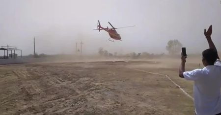 Indyjski śmigłowiec wpadł w turbulencje zaraz po starcie