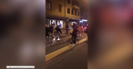 Rowerzystki zablokowały nocą ulice Zurychu. To część wielkiego strajku kobiet
