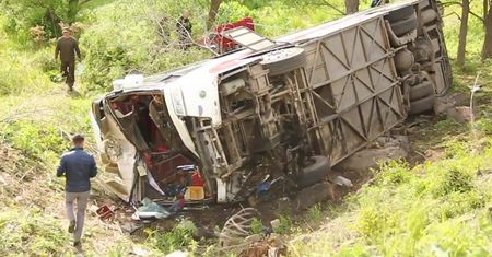 Dwie osoby zginęły wypadku autobusu z chińskimi turystami na Dalekim Wschodzie Rosji