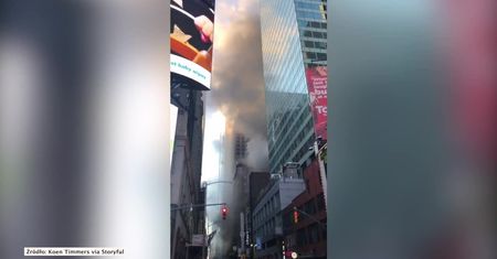 Pożar wieżowca na Times Square. Z daleka widać było ogromną chmurę dymu