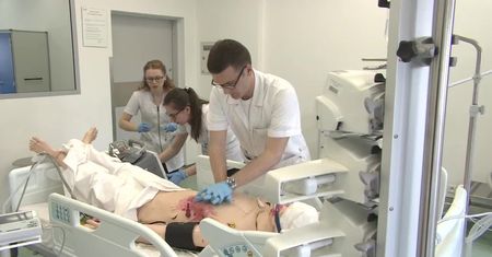 Walka o ludzkie życie i wyścig z czasem. Tym razem to tylko ćwiczenia studentów medycyny w Katowicach