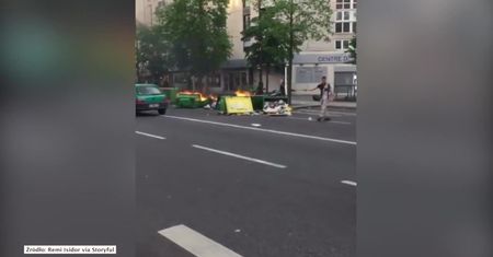 Płonące śmietniki przy Sorbonie. Francuscy studenci sprzeciwiają się rekrutacji na uczelnie wyższe