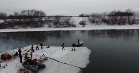 W tygodniu korpo, a w weekendy wakeboarding i impreza na krze lodu. Ekstremalne rozrywki rosyjskiej klasy średniej