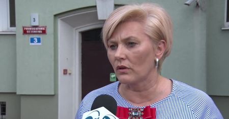 Tymczasowy areszt i zakaz opuszczania kraju. Decyzje prokuratury wobec policjantów, którzy wywieźli mężczyznę do lasu