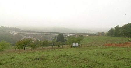 W związku z budową nowej autostrady w Niemczech wysadzono ogromny betonowy most.