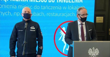 “Bez maseczki tylko z zaświadczeniem lekarza”. Minister zdrowia ogłosił politykę “zero tolerancji” dla nieprzestrzegania obostrzeń
