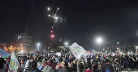 Okrzyki radości i pokaz sztucznych ogni w stolicy Chile