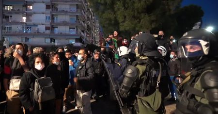 Zamieszki w Salonikach podczas protestów przeciwko lockdownowi