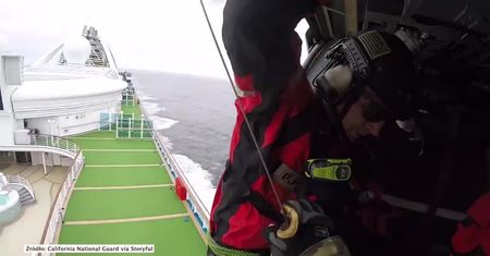 Testy na koronowirusa dostarczone helikopterem. Kwarantanna wycieczkowca u wybrzeża Kalifornii