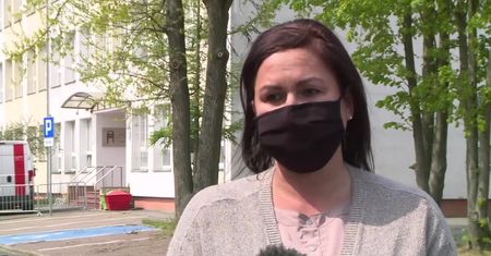 Graniczny inspektor sanitarny zwolnił z kwarantanny 22 maturzystów uczących się w Niemczech