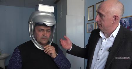 Hełm chroniący przed koronawirusem? Rosyjscy naukowcy zaprezentowali “Koronę-34”