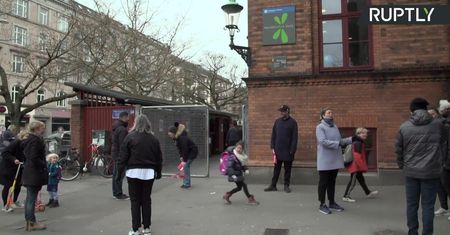 Duńscy uczniowie wracają do szkół. Państwo zmniejsza obostrzenia związane z epidemią
