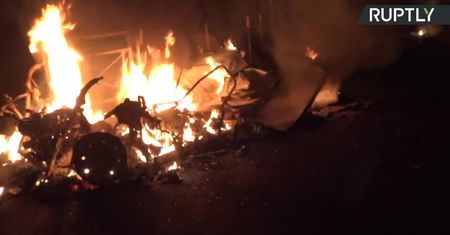 Zamieszki na przedmieściach Paryża. Starcia z policją i podpalenia po śmierci 18-latka, który rzekomo zginął po zderzeniu z radiowozem