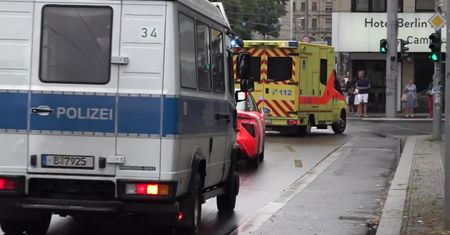 A. Nawalny dotarł do berlińskiego szpitala