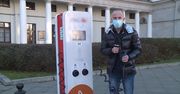 Sprzedaż elektryków rośnie, budowa stacji do ładowania kuleje.