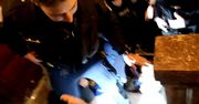 Policjant śmiertelnie postrzelił kobietę. Nagranie ze szturmu zwolenników Trumpa na Kapitol