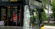 Autobus uszkodził trzy zaparkowane auta. Kierowca był pod wpływem metamfetaminy