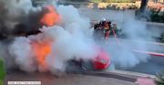Legendarny model Ferrari stanął w płomieniach w Monte Carlo. Mężczyzna z balkonu próbował ratować samochód