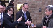 Setki osób na czuwaniu przed synagogą w Halle