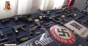 Nalot na nielegalny magazyn broni w Turynie. Policja przechwyciła działający pocisk i nazistowskie pamiątki