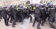 Starcia na ulicach Paryża w czasie protestu “żółtych kamizelek” Demonstracje trwają już od 8 tygodni