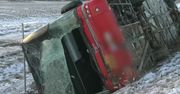 Zjechał z drogi i bokiem wpadł do rowu. 12 osób rannych po wypadku autokaru w Garwolinie