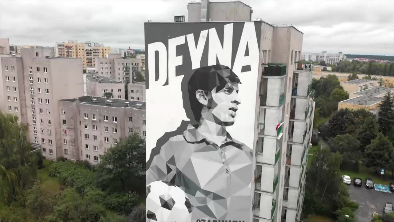 W Warszawie odsłonięto mural Kazimierza Deyny. Legendarny piłkarz zmarł 31 lat temu