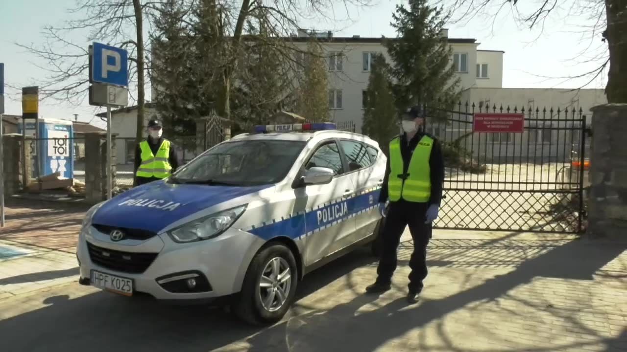 Podopieczni domu opieki w Drzewicach nadal są w dramatycznej sytuacji