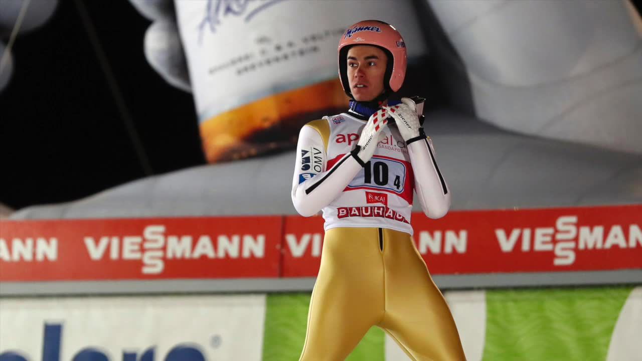 Richard Freitag znokautował rywali w Engelbergu, Kamil Stoch na podium