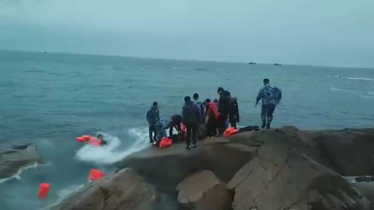 Uratowana samobójczyni. Chińscy marynarze wyciągnęli ją z morza