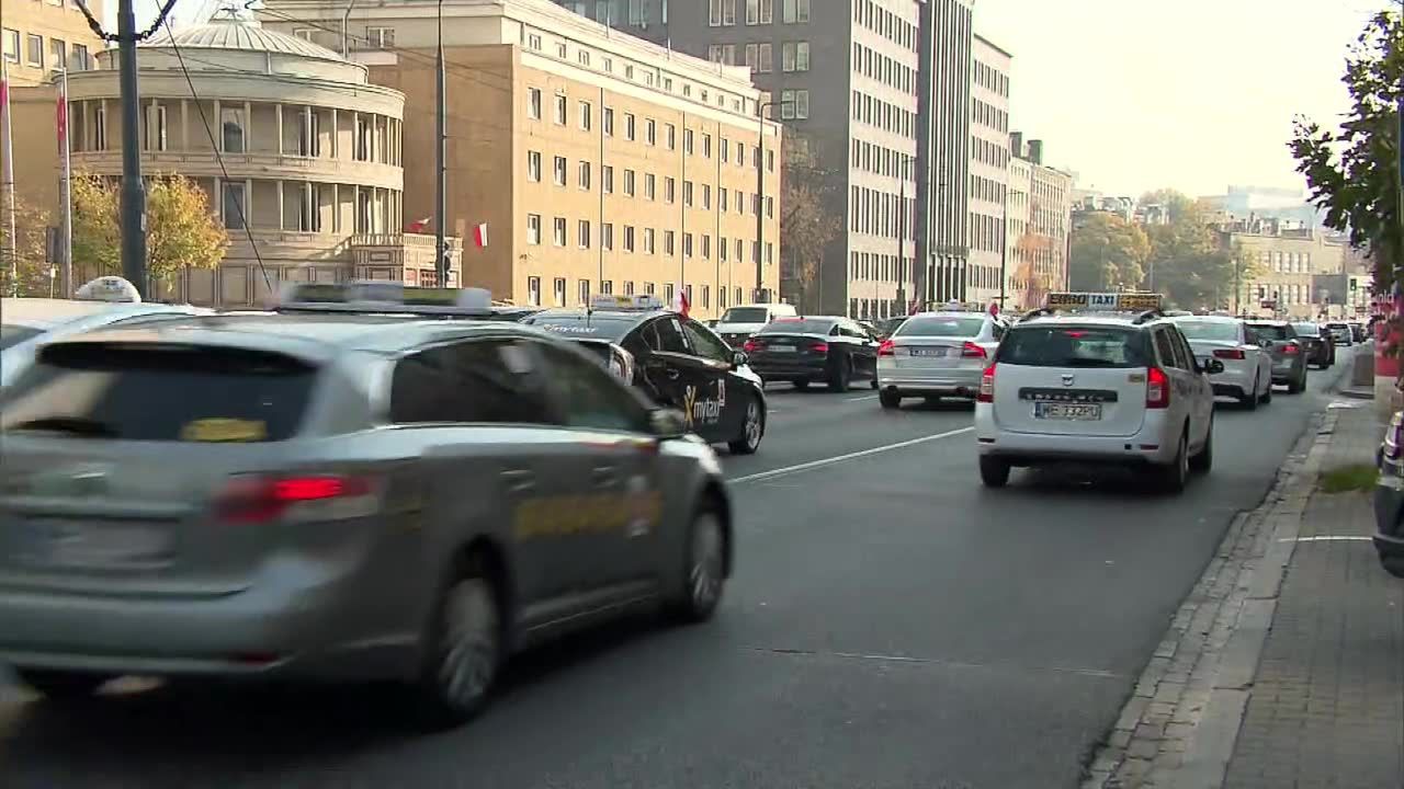 Taksówkarze zablokowali Warszawę. Protestowali przeciwko nielegalnym przewoźnikom