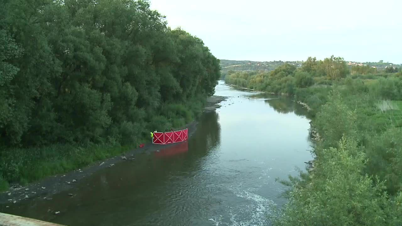 Dramat w Jaśle. Mężczyzna wskoczył do rzeki, aby pomóc topiącej się dziewczynce. Oboje utonęli