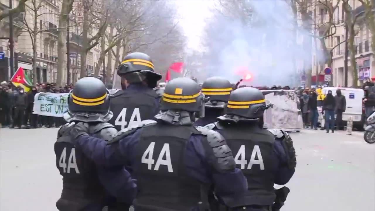 Agresywne protesty po zmianach prawa pracy we Francji