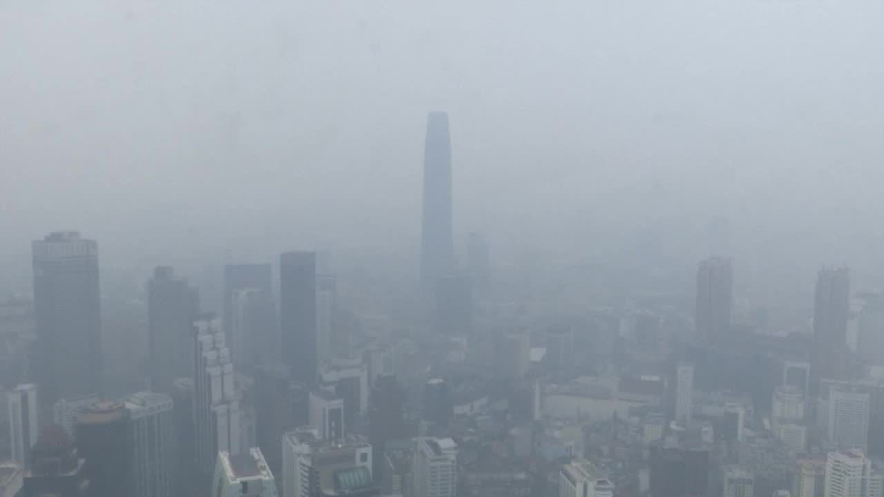 Potężny smog nad Malezją. Przyczyną pożary lasów w Indonezji