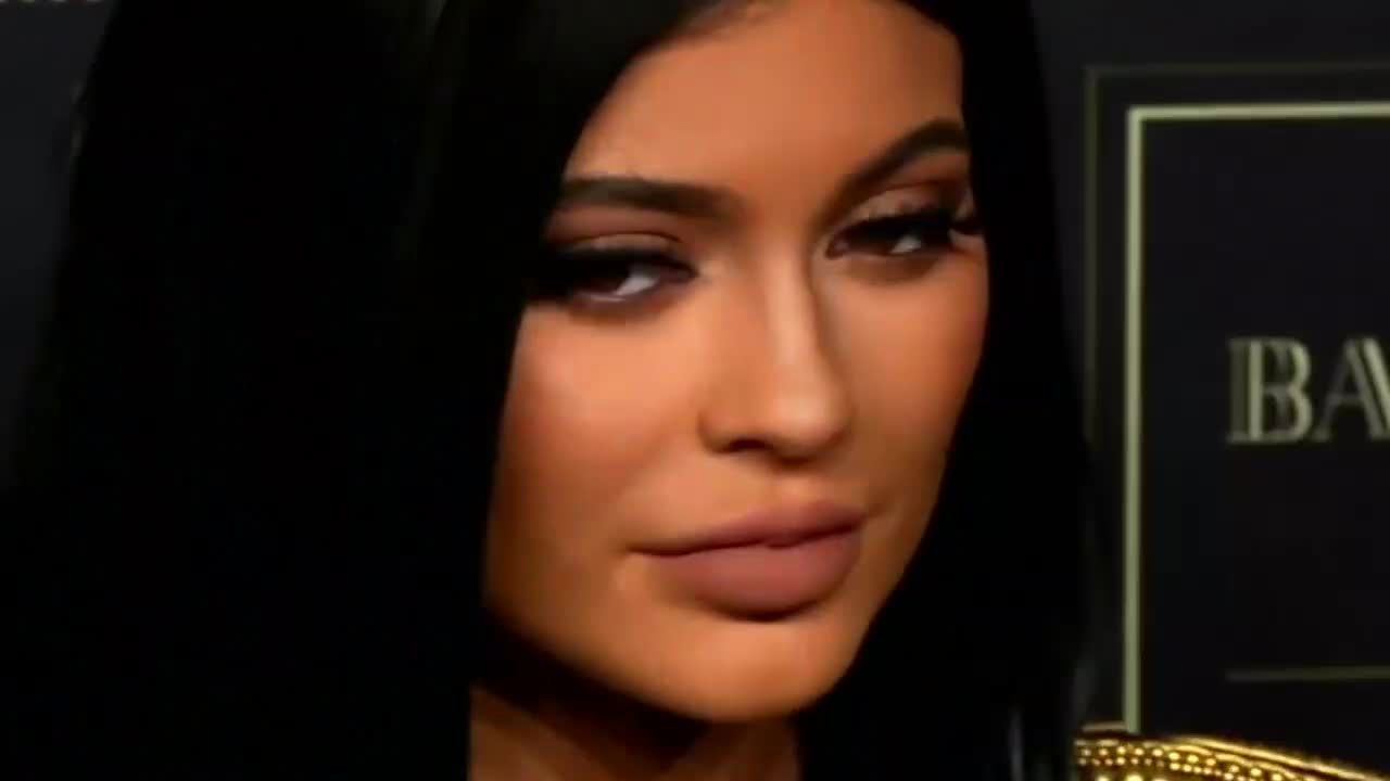 Kylie Jenner i dom mody Balmain wypuszczają wspólną kolekcję kosmetyków