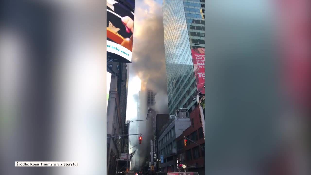 Pożar wieżowca na Times Square. Z daleka widać było ogromną chmurę dymu