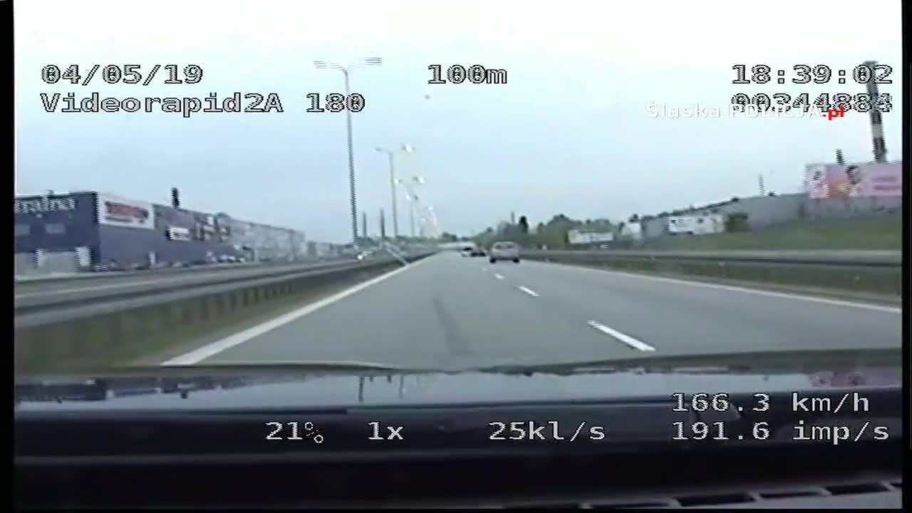 Ponad 200 km/h, by zdążyć do szpitala. Śląscy policjanci ekspresowo eskortowali przyszłą mamę