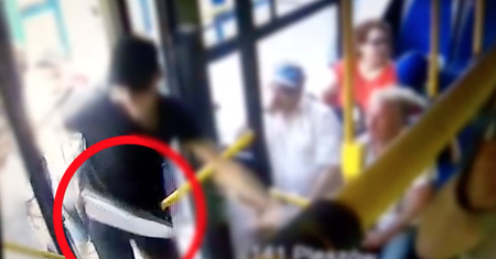 “Sforsowali drzwi i wdarli się do autobusu z gazem i maczetą”