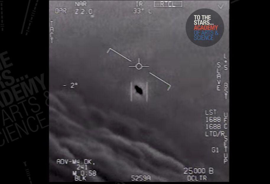 Marynarka Wojenna USA potwierdziła, że ma nagranie UFO. Wszystko dzięki... muzykowi Blink 182