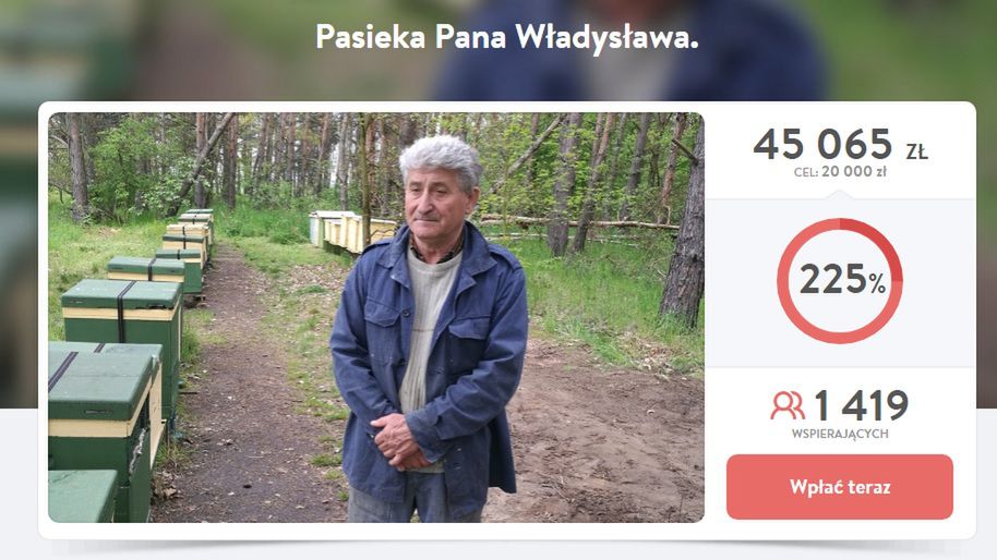 Pasieka pana Władysława została doszczętnie spalona. Internauci złożyli się, by pomóc mu ją odbudować.