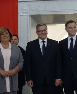 Ujawniono nagrody w Centrum Obsługi KPRP. Komorowski znacznie hojniejszy od Dudy