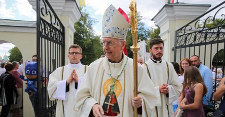 Abp Gądecki przeprasza za zgorszenie w sprawie abp. Paetza