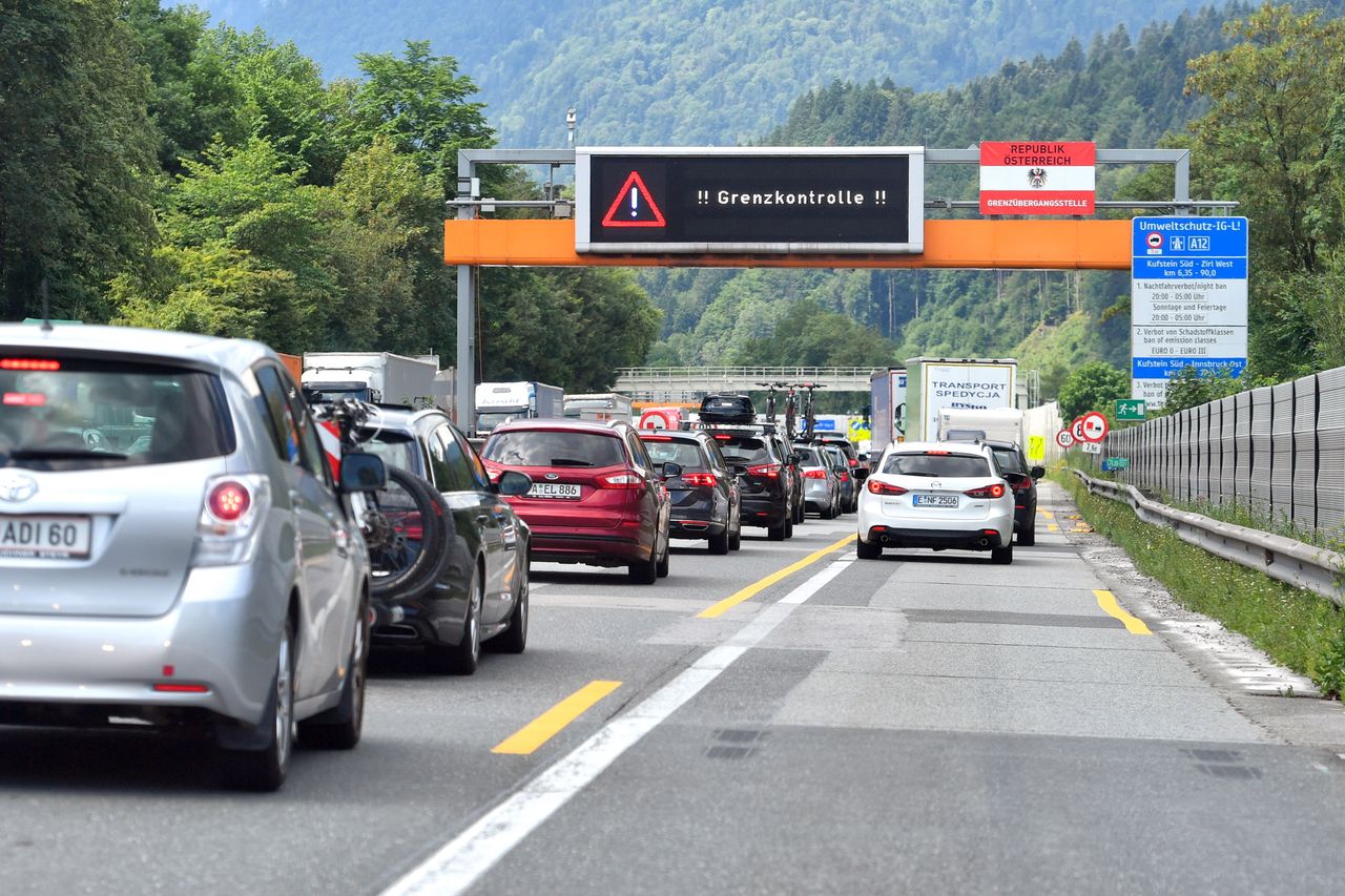 Austria. Wprowadzono zakaz zjeżdżania z autostrady. Niemcy oburzeni