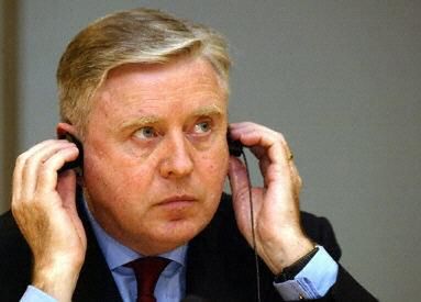 Pat Cox: UE powinna prowadzić wspólną politykę zagraniczną