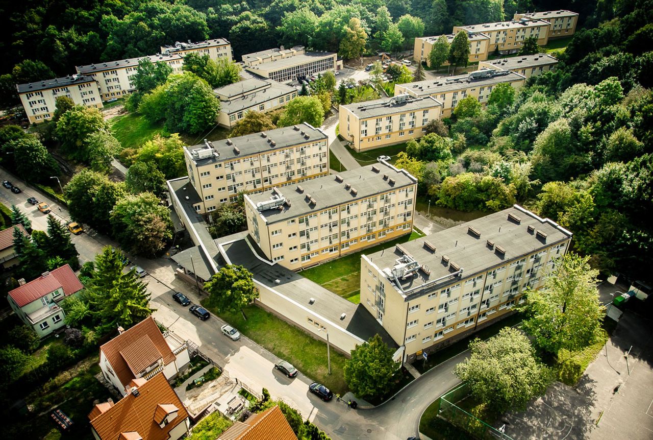 Nocleg w akademiku sposobem na tanie wakacje